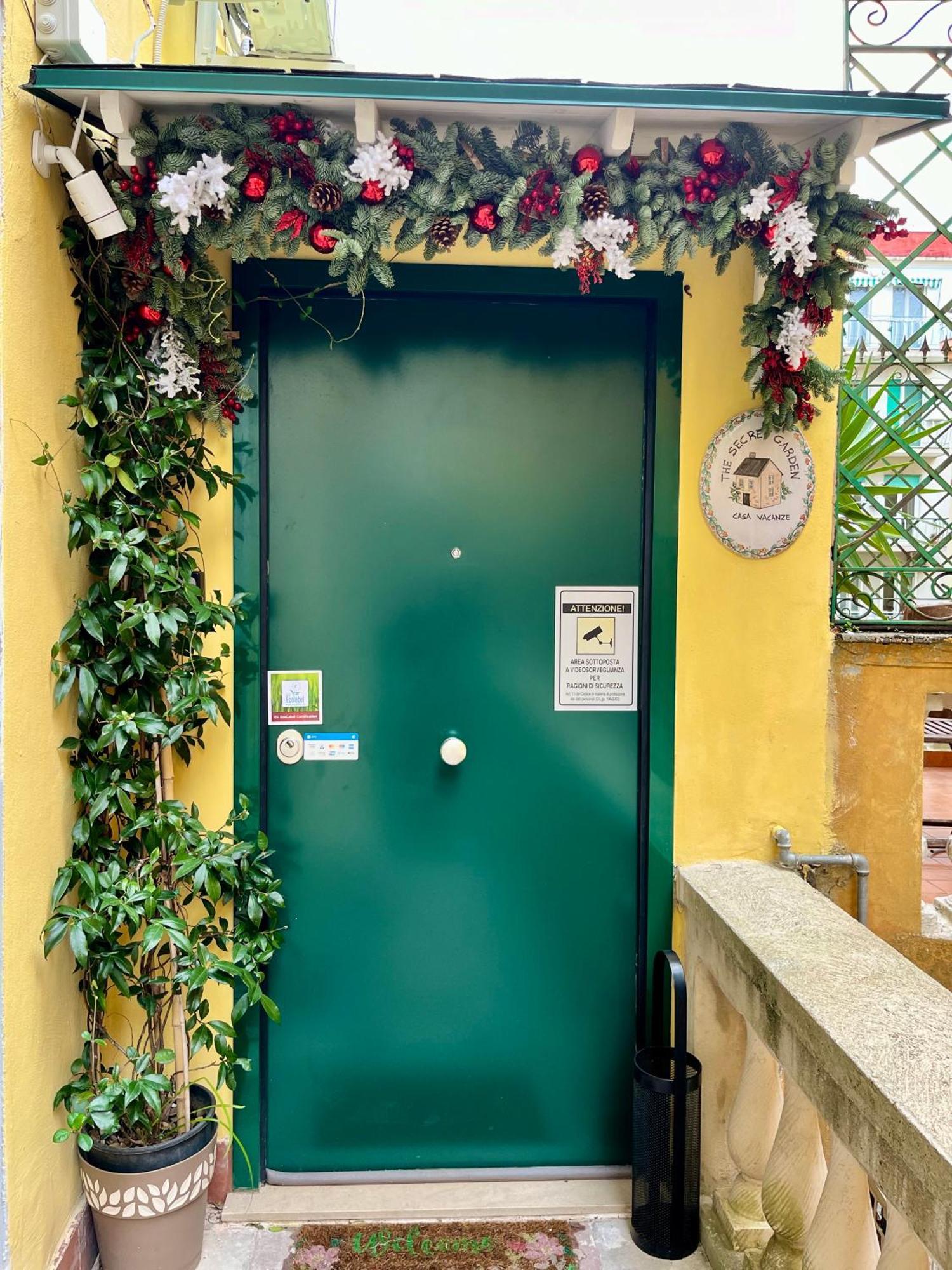 The Secret Garden Lägenhet Salerno Exteriör bild
